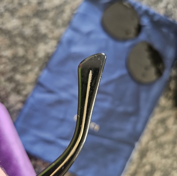 Gucci Sunglasses - Picture 6 of 9